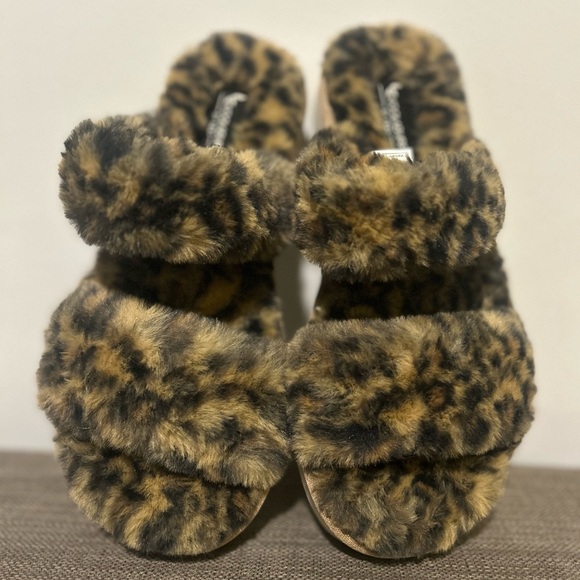 Koolaburra Shoes - Kookaburra Leopard Print Fuzzy Slippers